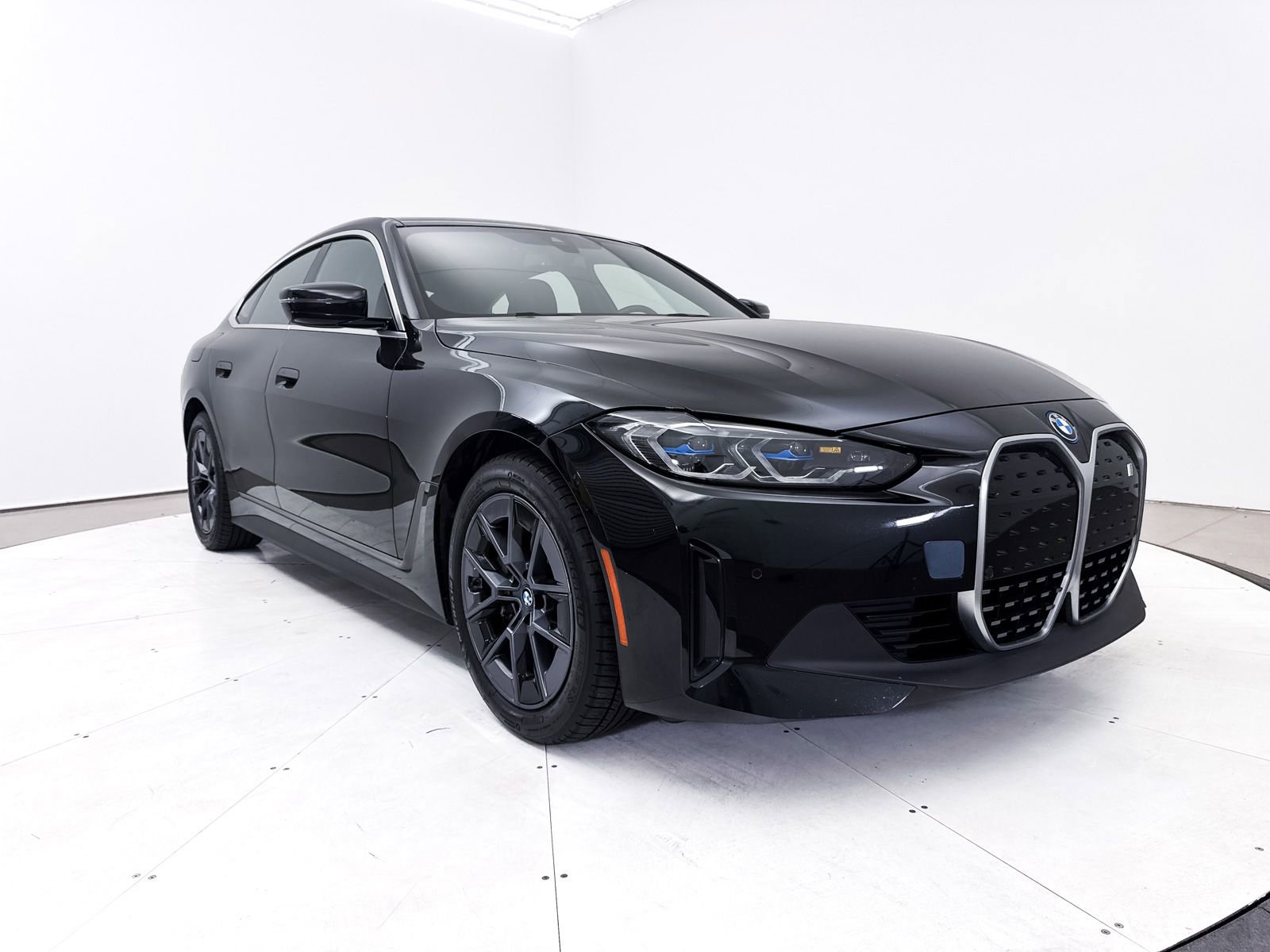 Used 2023 BMW i4 eDrive40 w/ Premium Package RWD image 13