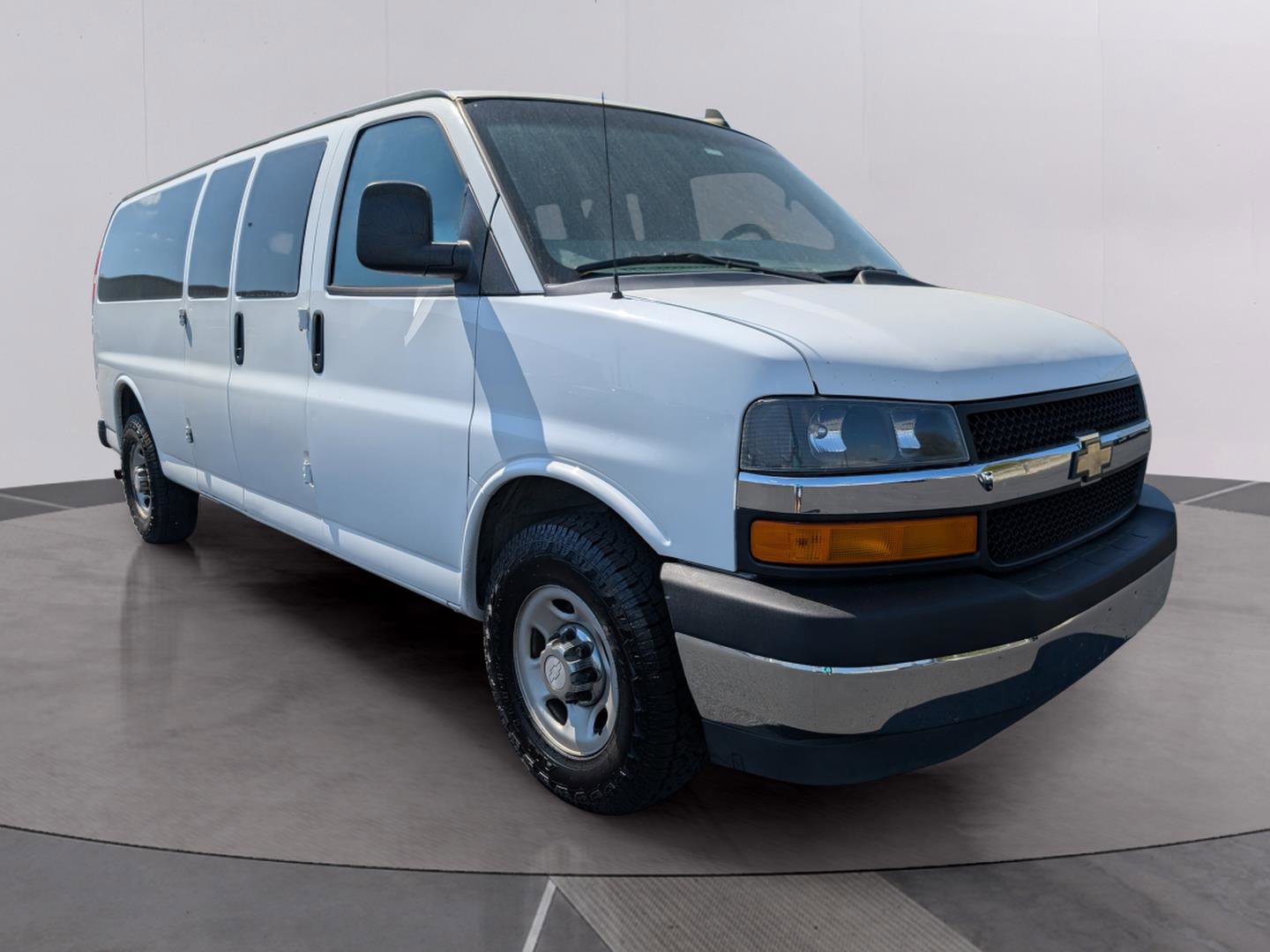 Used 2017 Chevrolet Express 3500 LT w/ LT Preferred Equipment Group image 7