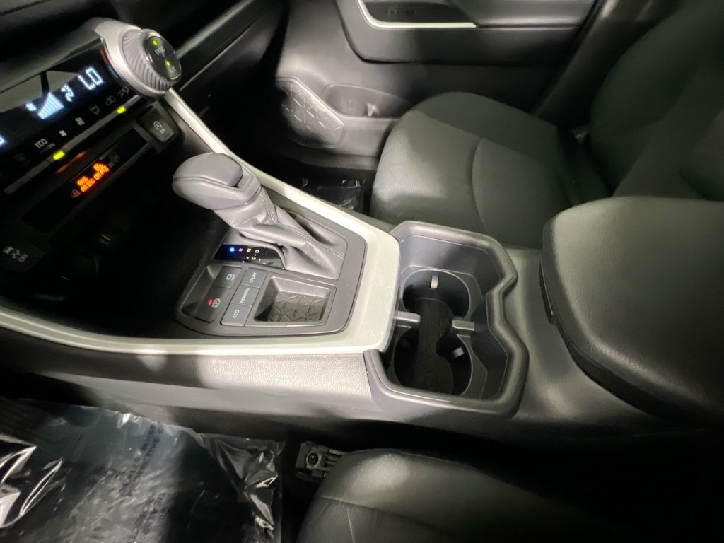 Used 2025 Toyota RAV4 XLE FWD image 22