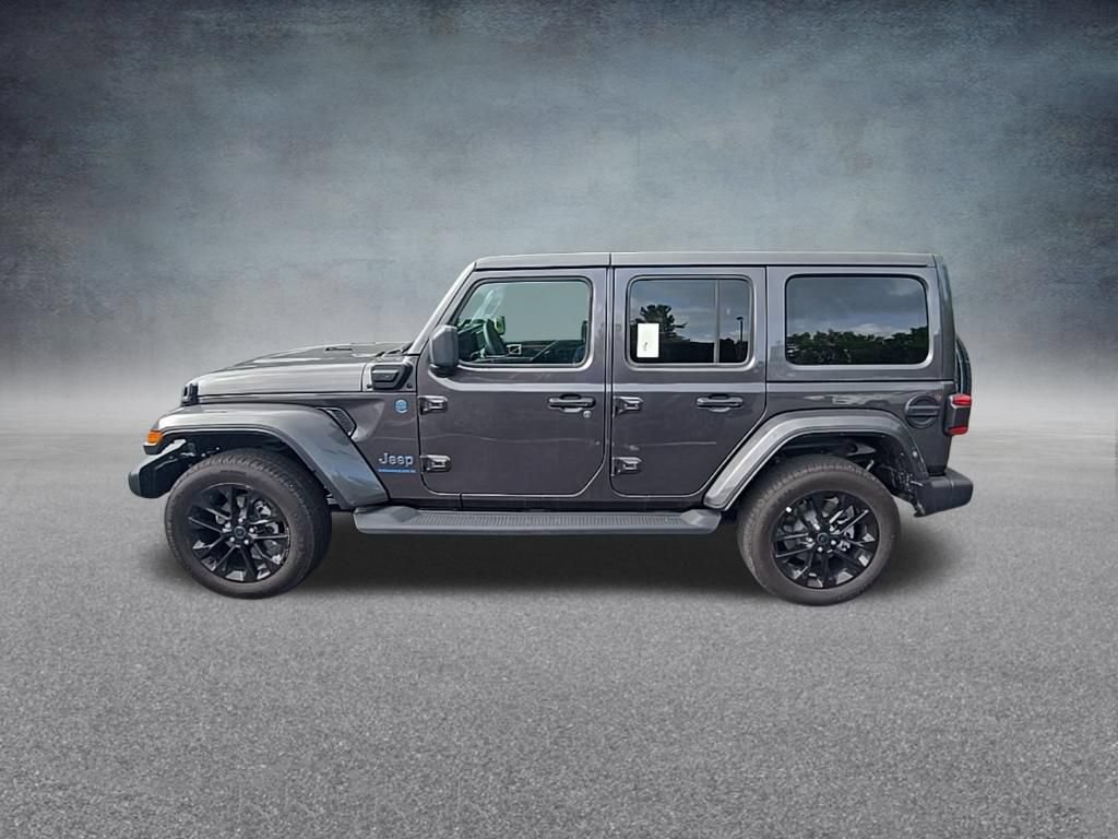 Used 2025 Jeep Wrangler Unlimited Sahara AWD/4WD image 4