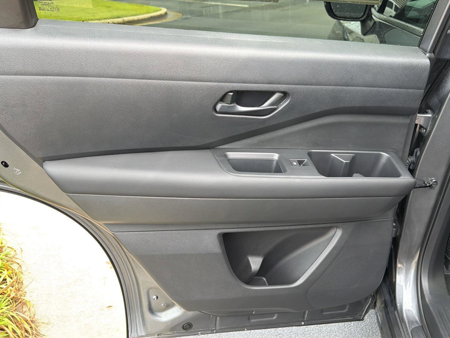 Used 2025 Nissan Pathfinder Rock Creek AWD/4WD image 17