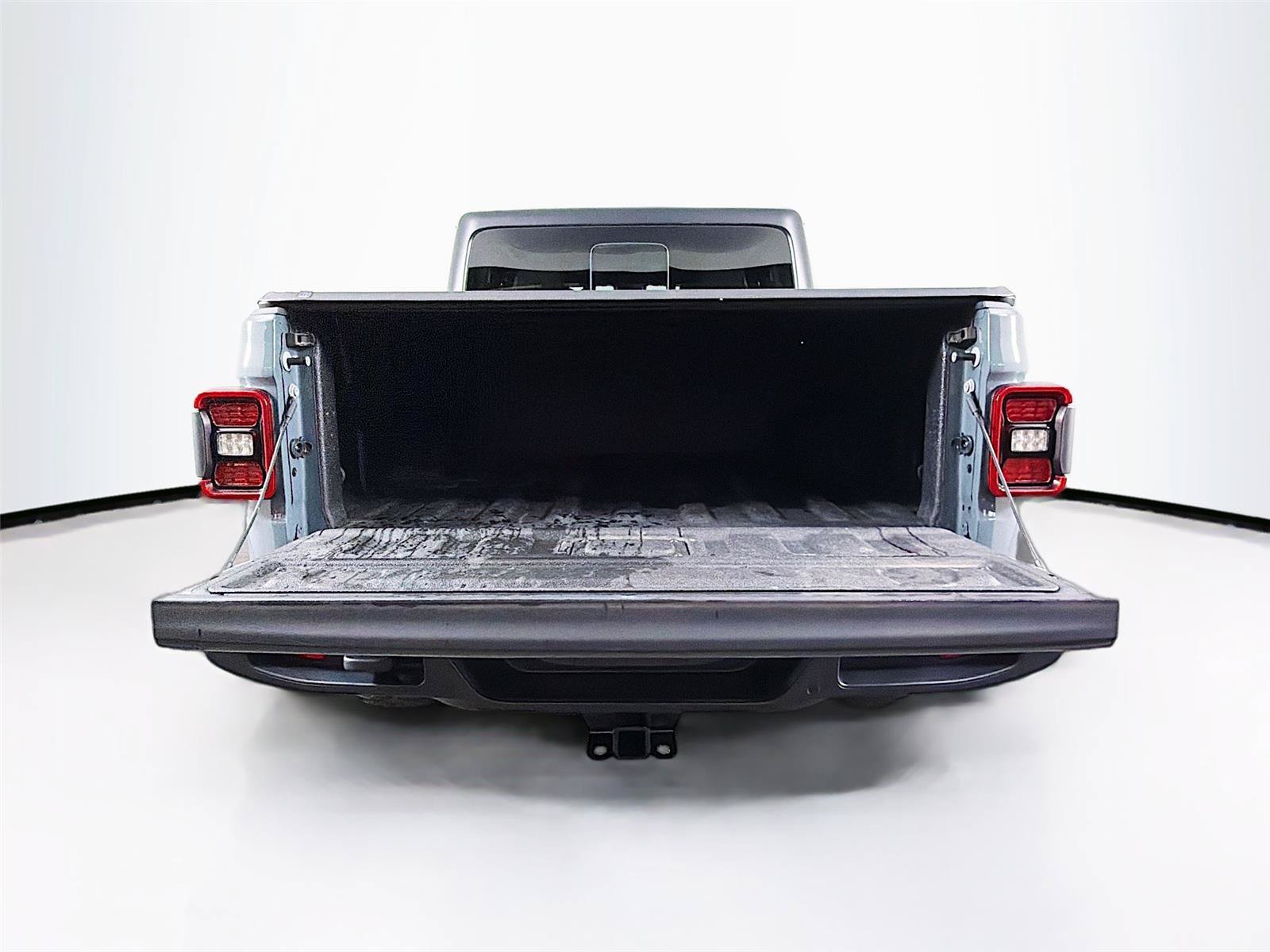 Used 2025 Jeep Gladiator Sport AWD/4WD image 14