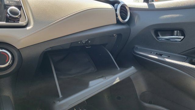 Used 2022 Nissan Versa SV w/ Trunk Package FWD image 34