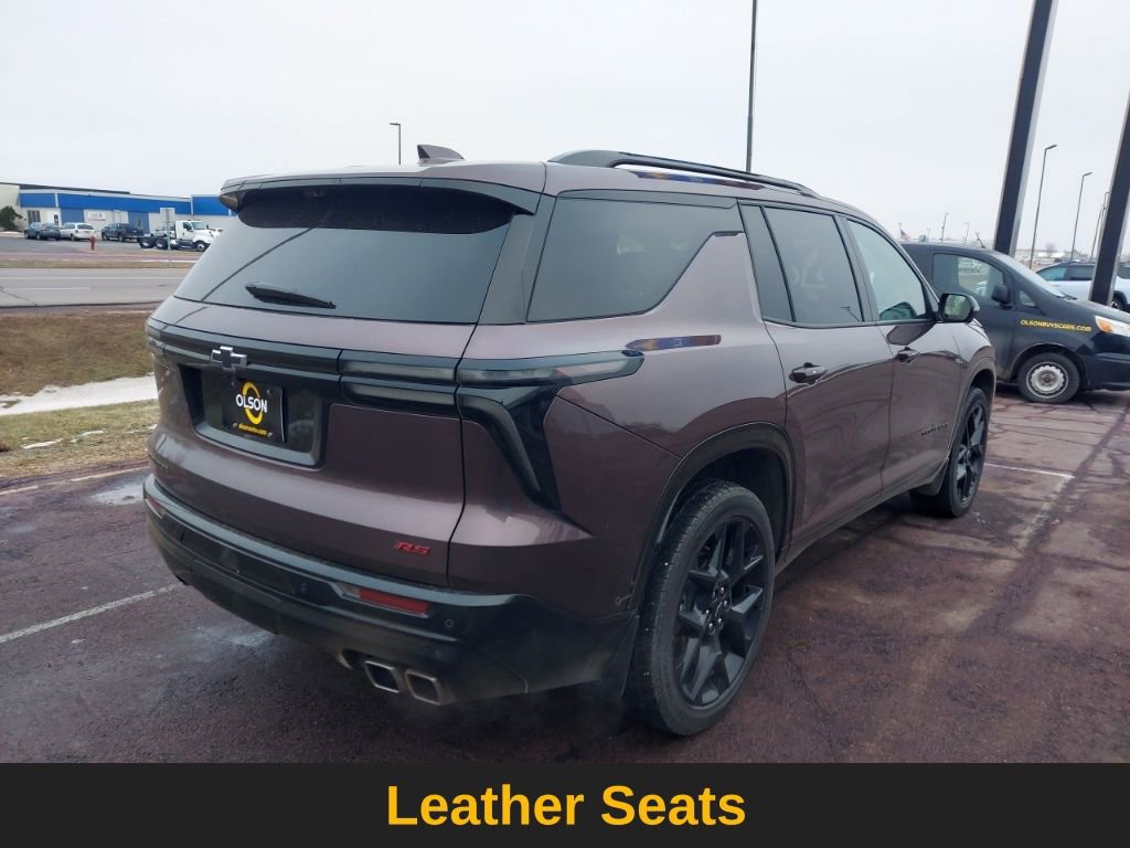 Used 2024 Chevrolet Traverse RS image 7