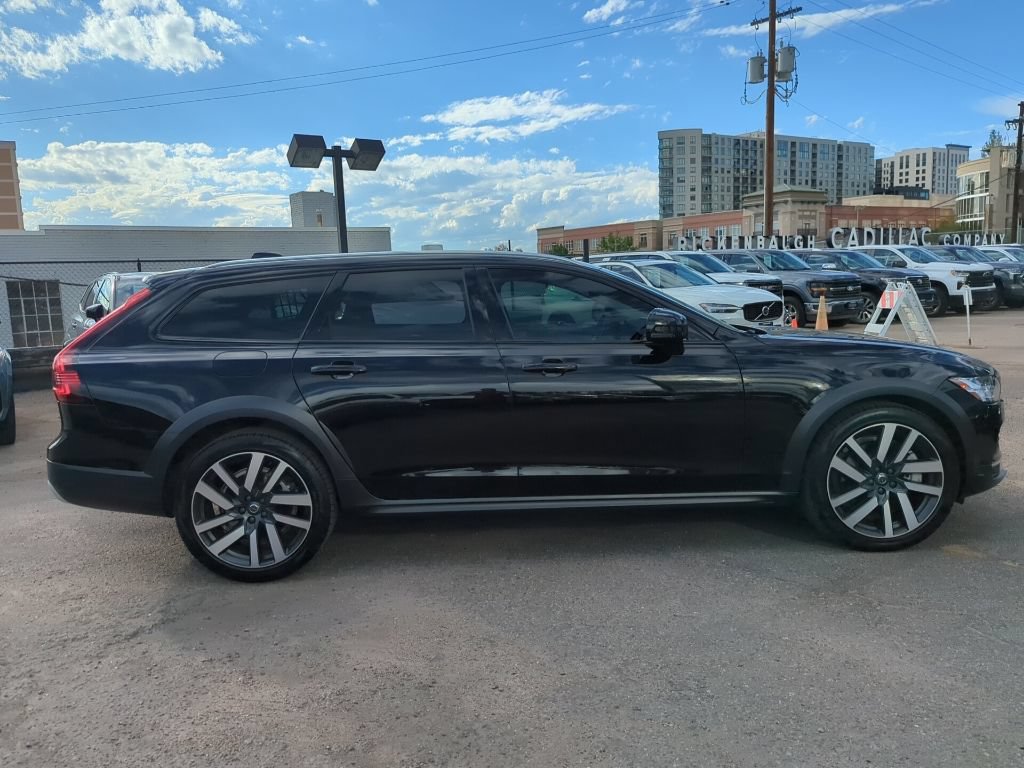 Used 2023 Volvo V90 B6 Cross Country Ultimate w/ Climate Package AWD/4WD image 8