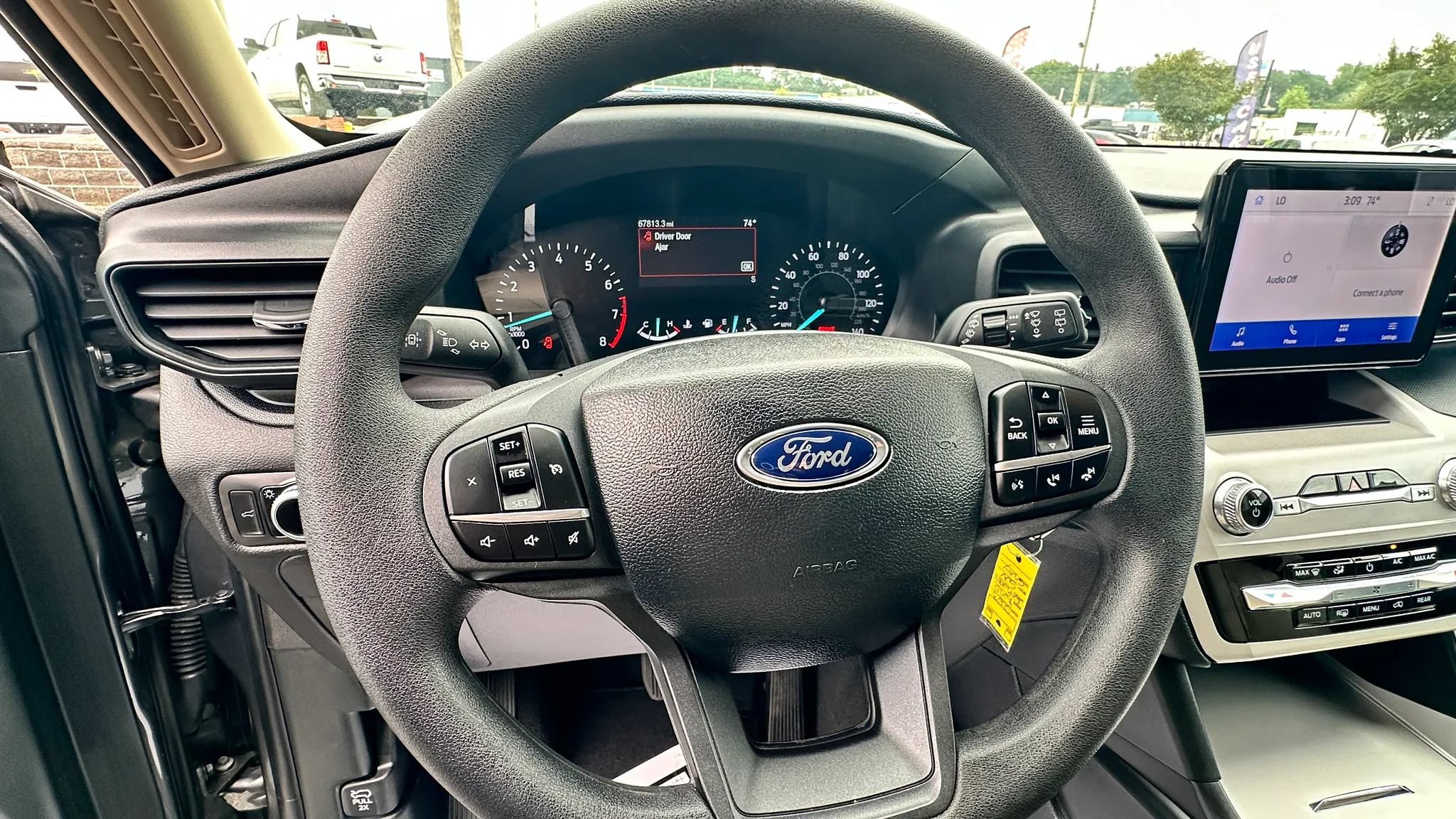 Used 2023 Ford Explorer 2WD image 17