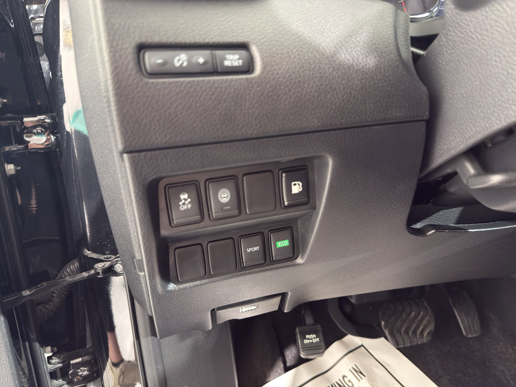 Used 2020 Nissan Rogue S image 26