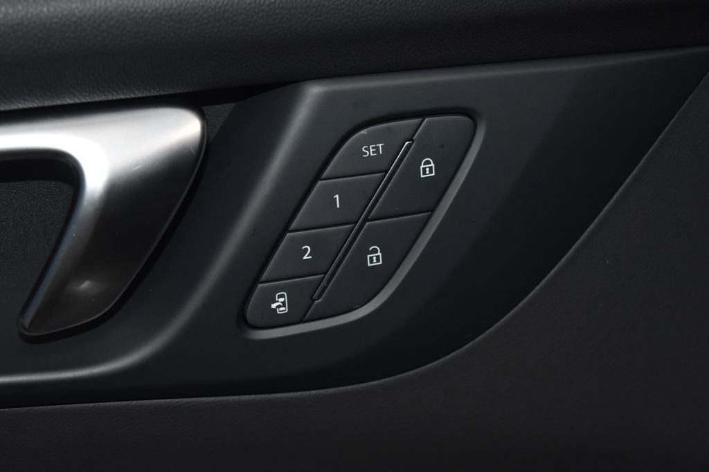 Used 2025 Buick Enclave Preferred w/ Power Package image 5