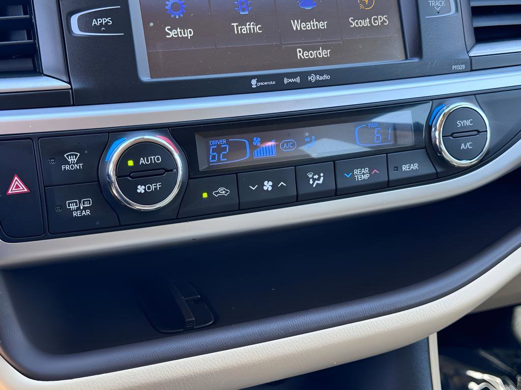 Used 2017 Toyota Highlander Plus FWD image 17