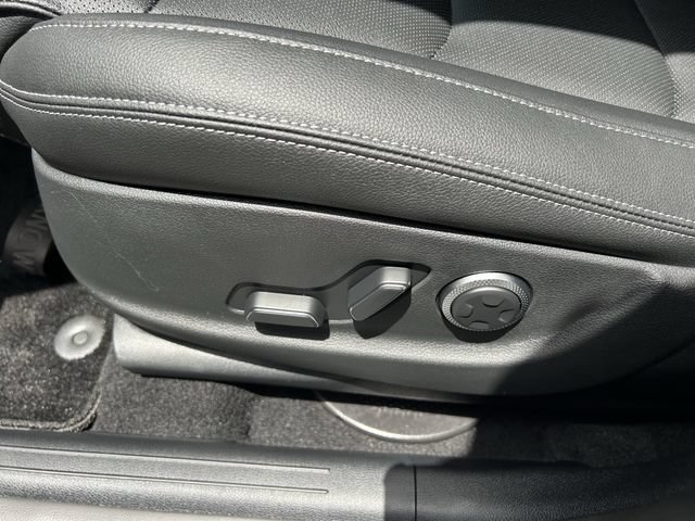 New 2026 Genesis GV70 2.5T Select AWD/4WD image 25
