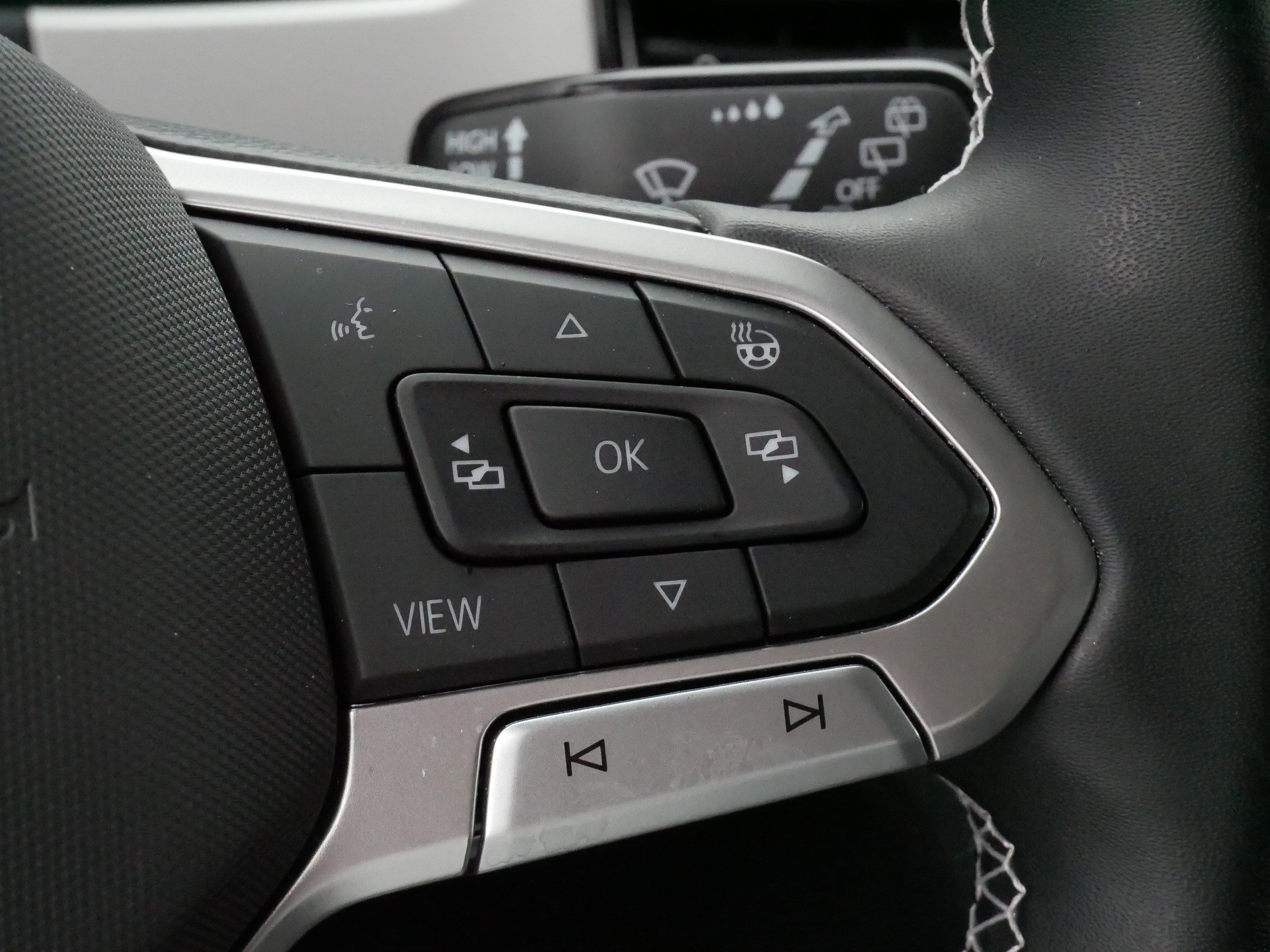 Certified 2023 Volkswagen Atlas SEL AWD/4WD image 23