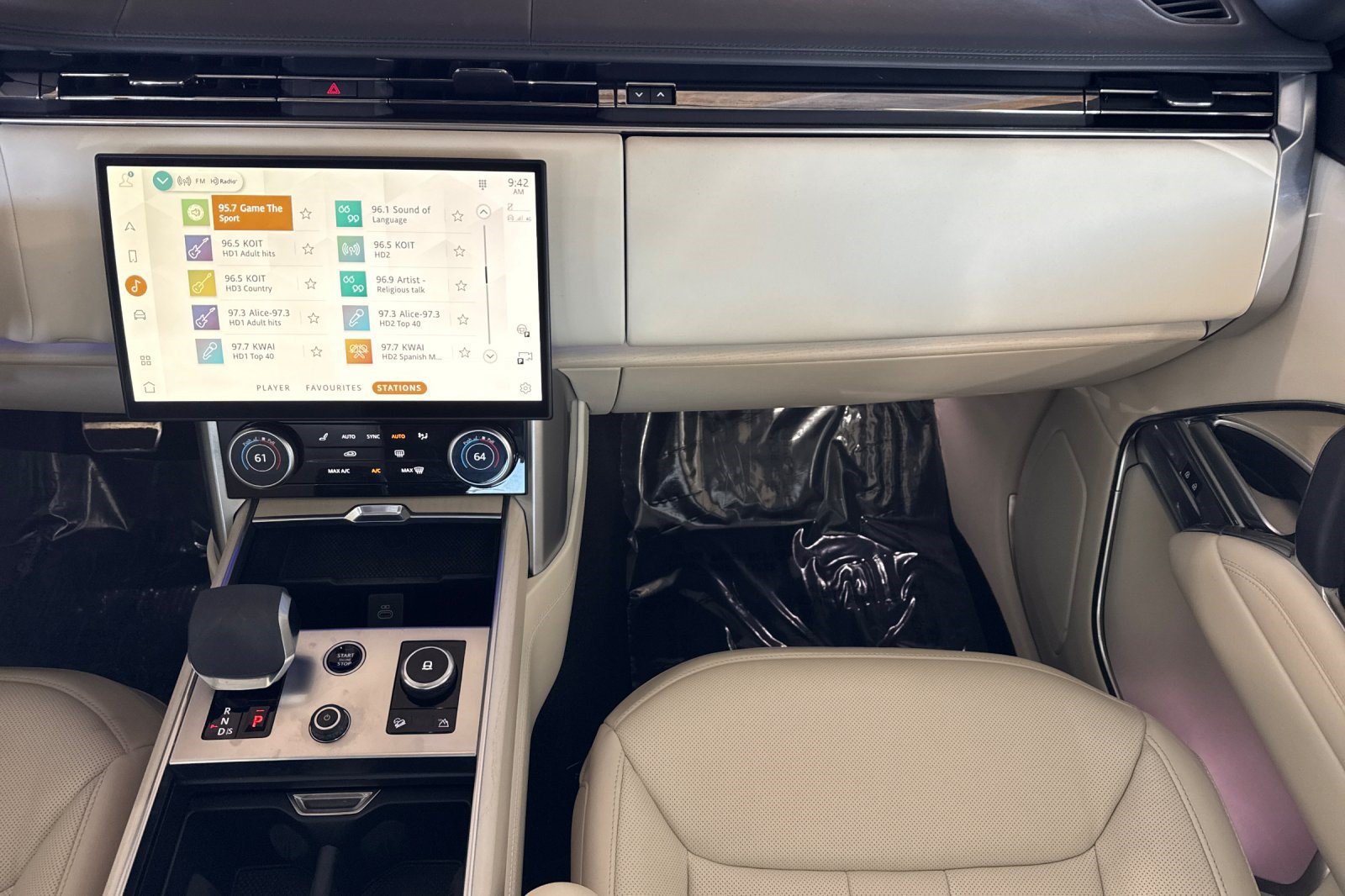 Used 2023 Land Rover Range Rover Autobiography AWD/4WD image 22