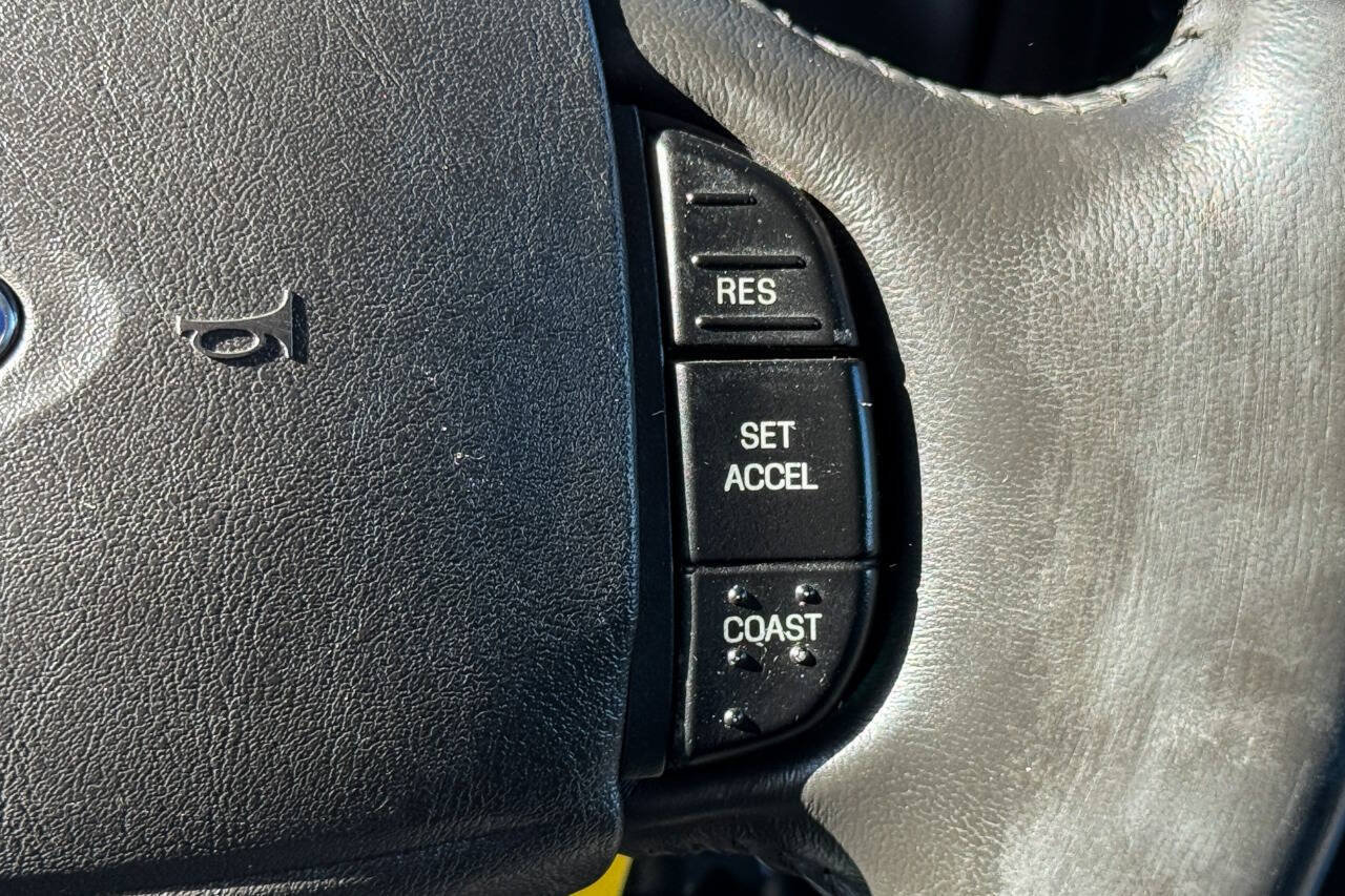 Used 2005 Ford Excursion XLT AWD/4WD image 36