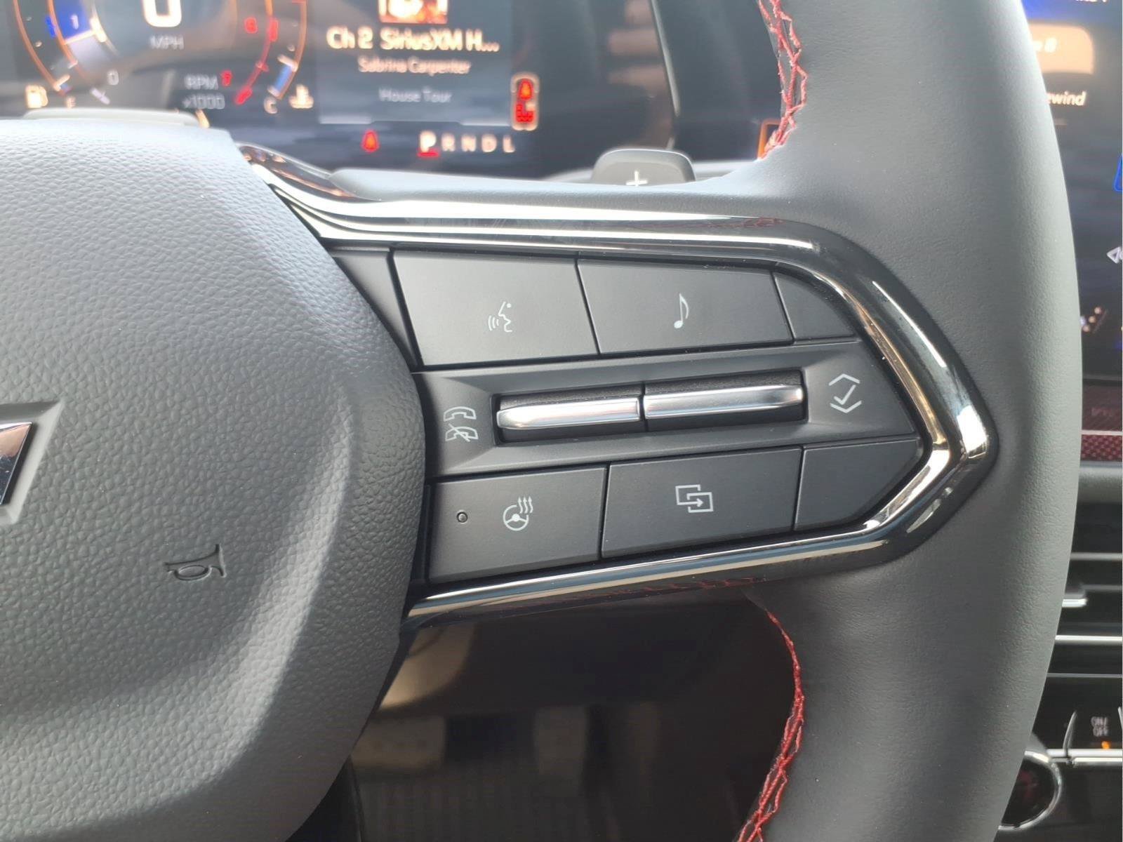 New 2027 Chevrolet Traverse RS w/ LPO, Floor Liner Package FWD image 21