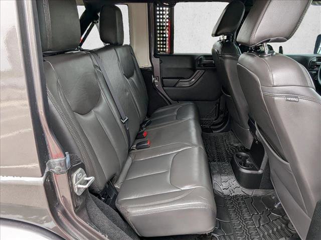 Used 2014 Jeep Wrangler Unlimited Sahara w/ Max Tow Package AWD/4WD image 17