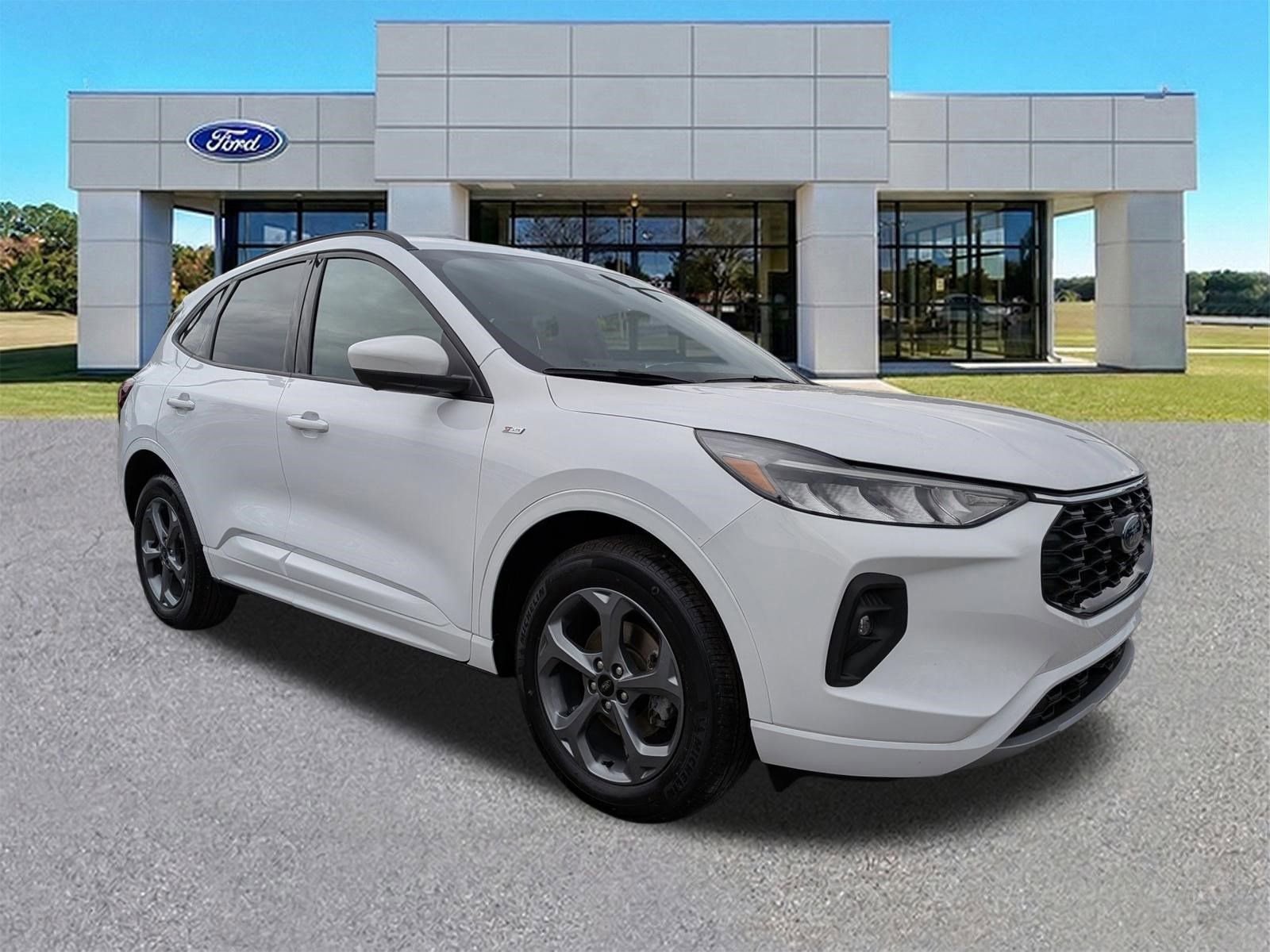 Certified 2023 Ford Escape ST-Line Select w/ Tech Pack #2 image 2