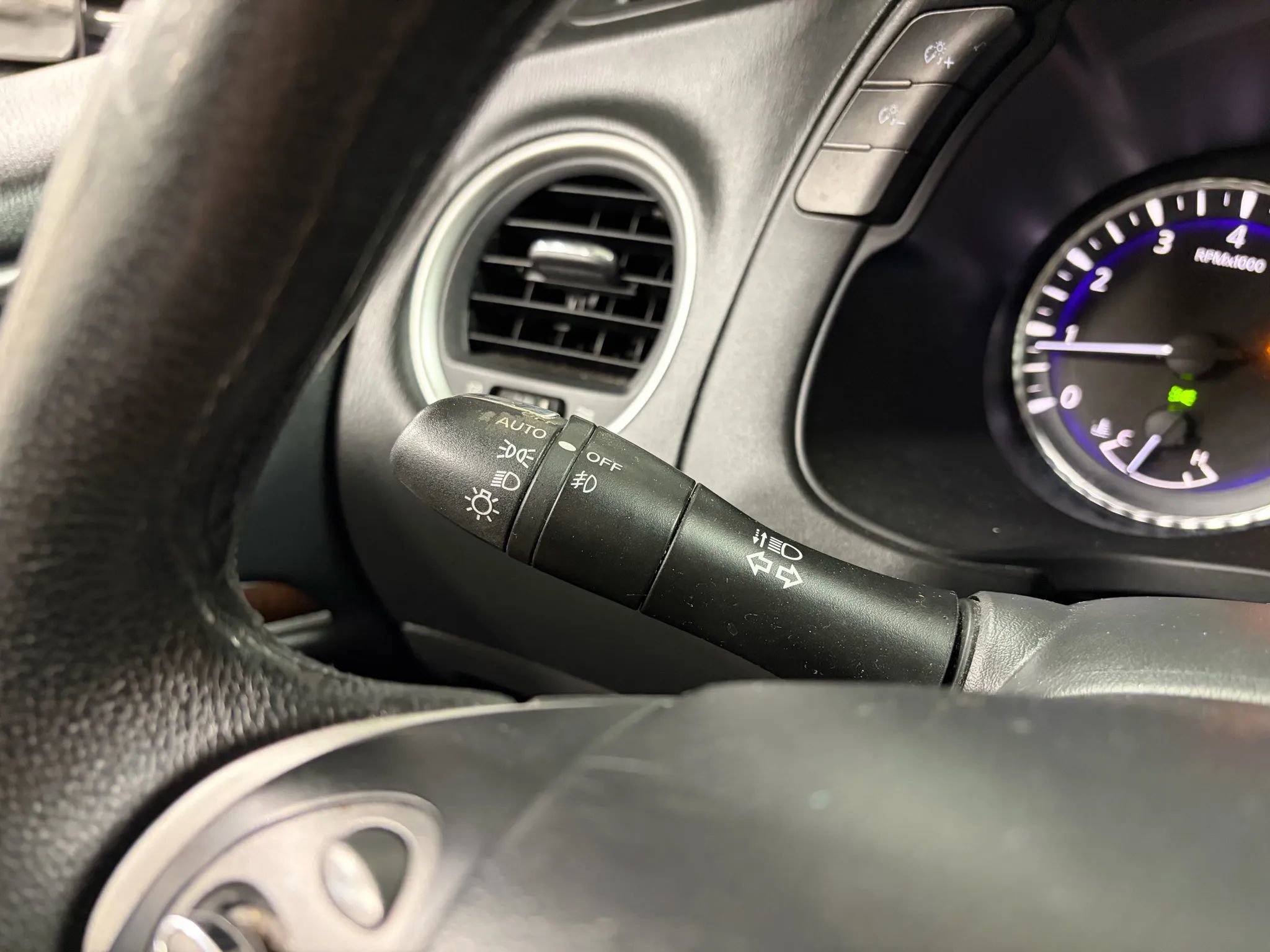 Used 2013 INFINITI JX35 AWD w/ Premium Pkg image 37