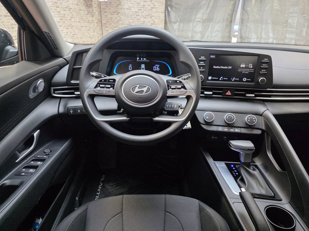 New 2026 Hyundai Elantra SE image 13