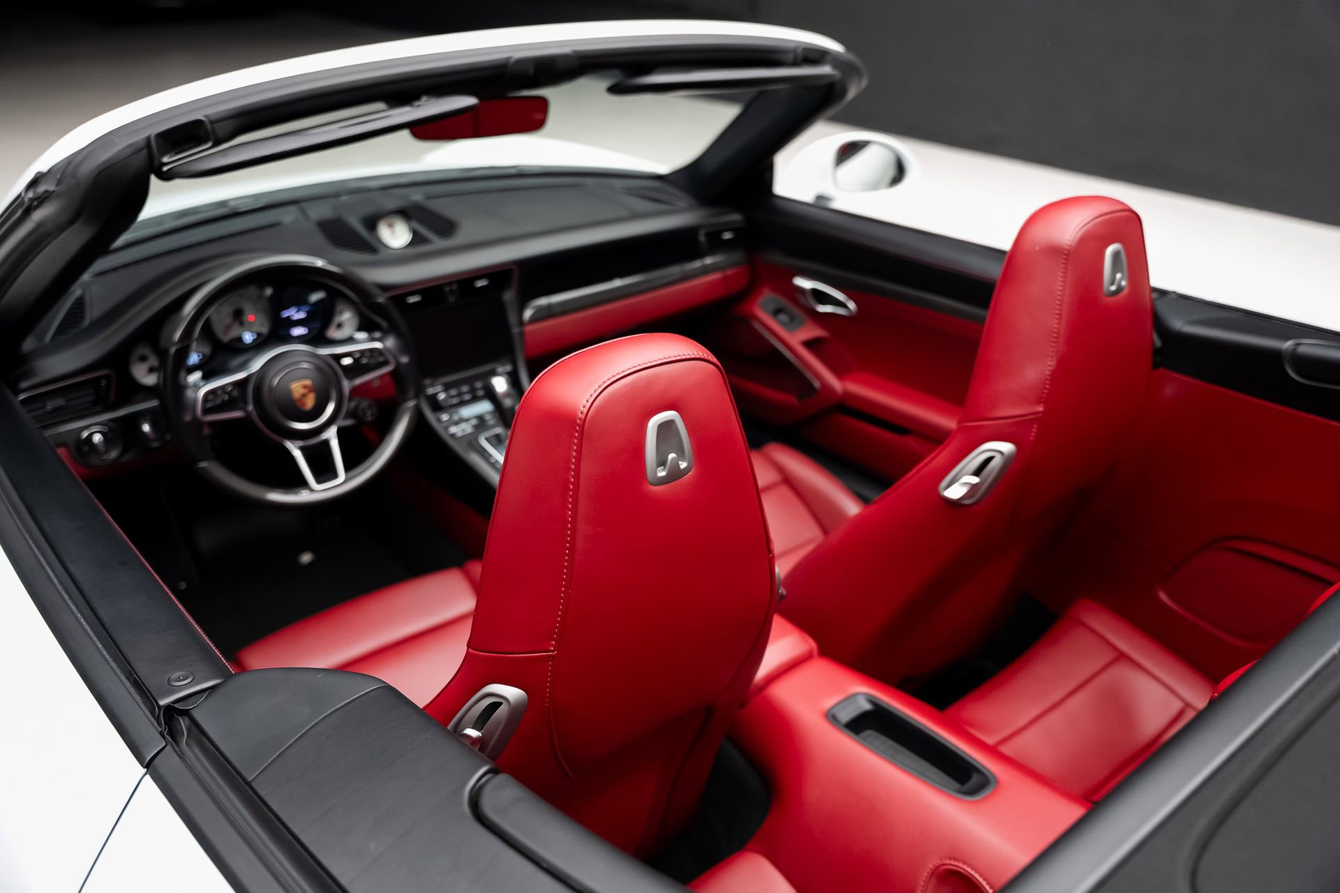 Used 2019 Porsche 911 Turbo image 75