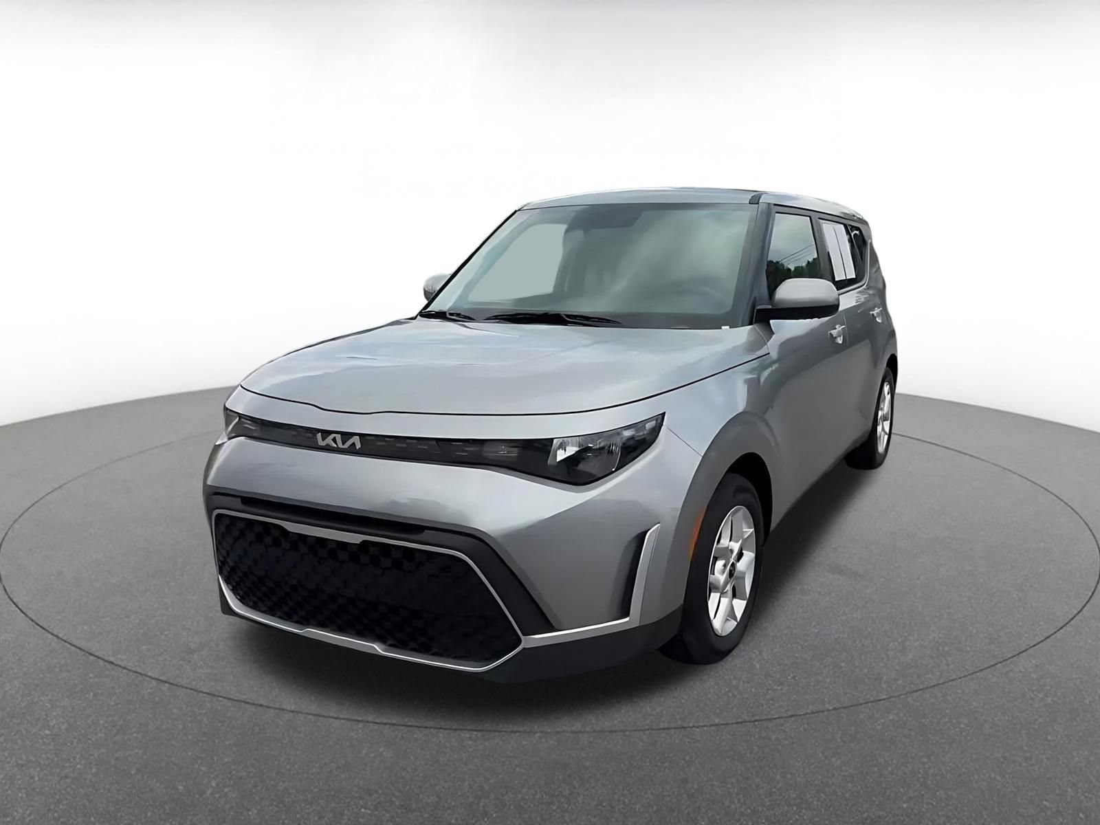 Used 2025 Kia Soul LX w/ LX Technology Package FWD image 7