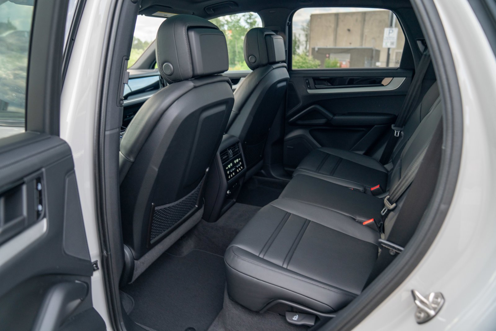 New 2026 Porsche Cayenne E-Hybrid AWD/4WD image 22