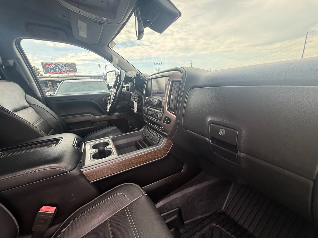 Used 2018 GMC Sierra 2500 Denali w/ Duramax Plus Package AWD/4WD image 25