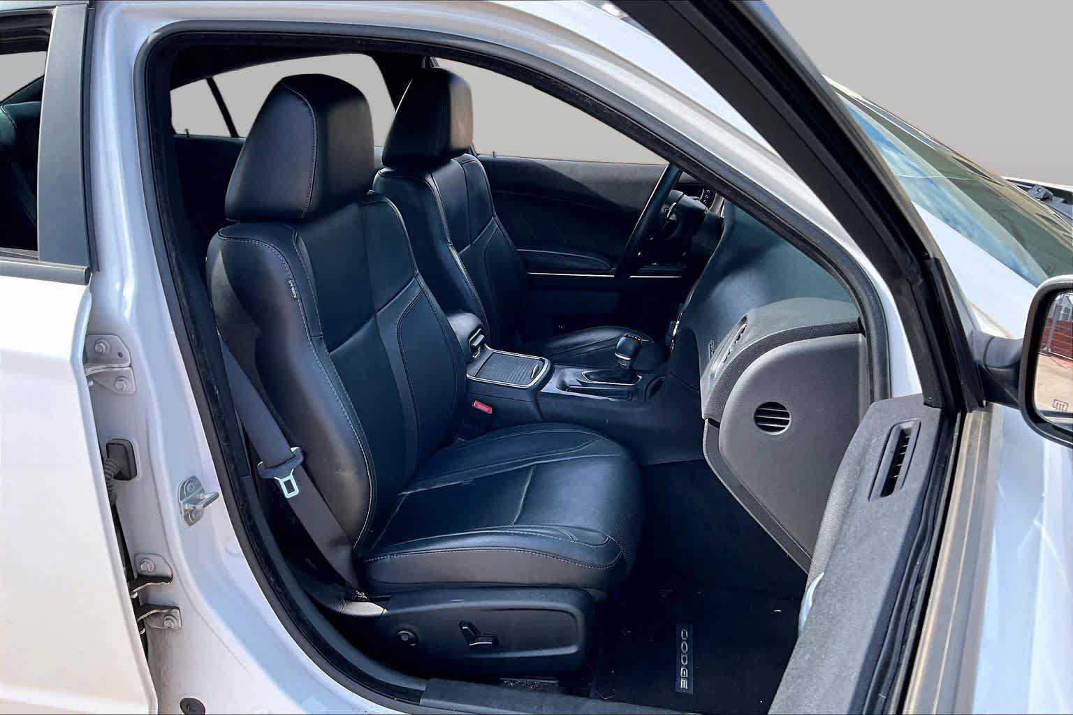 Used 2015 Dodge Charger SXT w/ Plus Group RWD image 8
