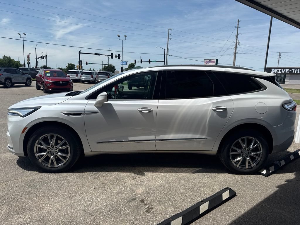 Used 2023 Buick Enclave Essence w/ Experience Buick Package FWD image 3