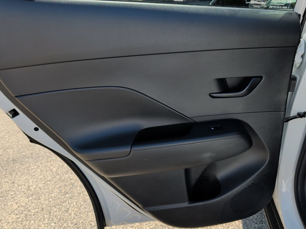 Used 2024 Hyundai Kona SEL FWD image 30