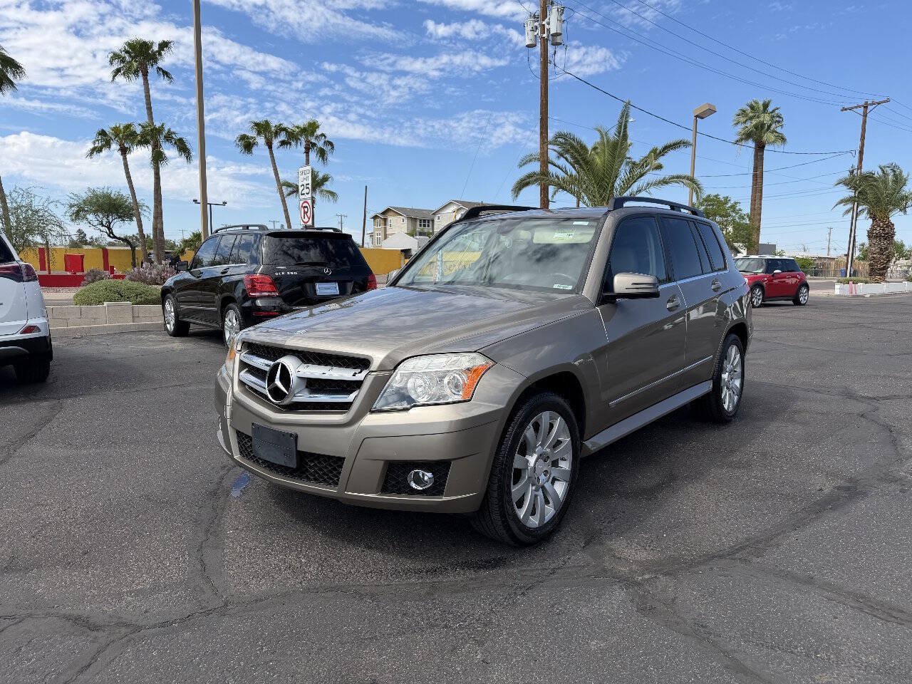 Used 2010 Mercedes-Benz GLK 350 4MATIC image 2