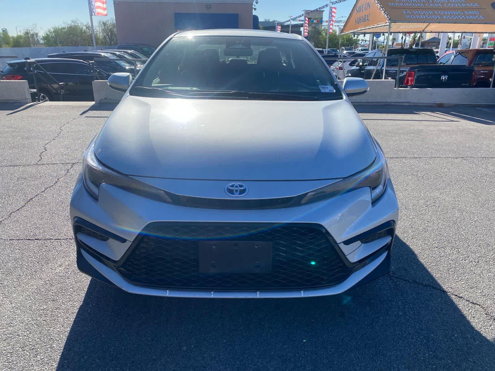 Used 2024 Toyota Corolla SE w/ SE Package FWD image 2