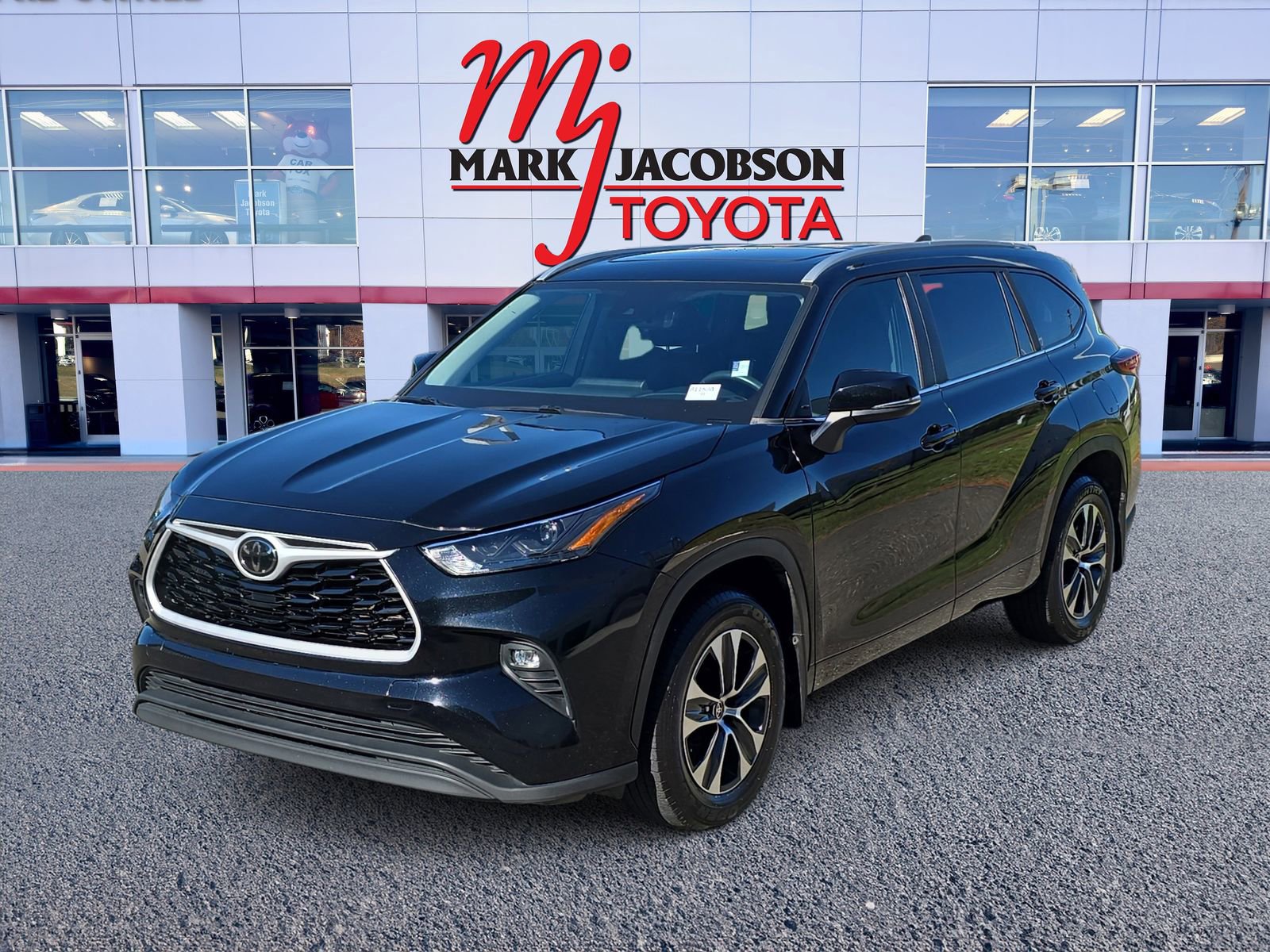 Used 2023 Toyota Highlander XLE