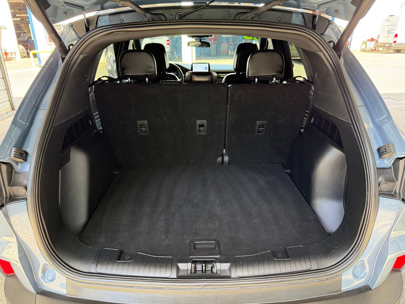 Used 2025 Ford Escape ST-Line Select AWD/4WD image 7