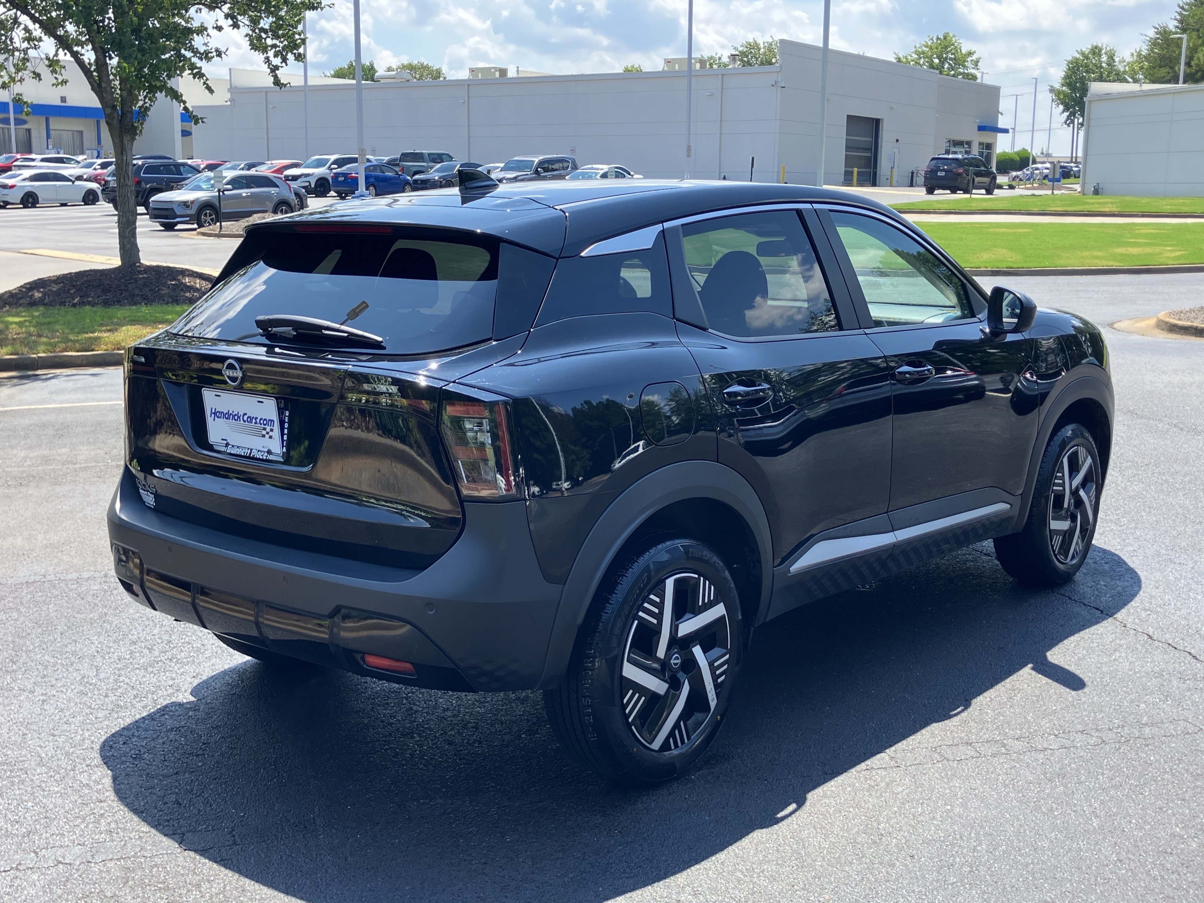 Used 2025 Nissan Kicks SV FWD image 10