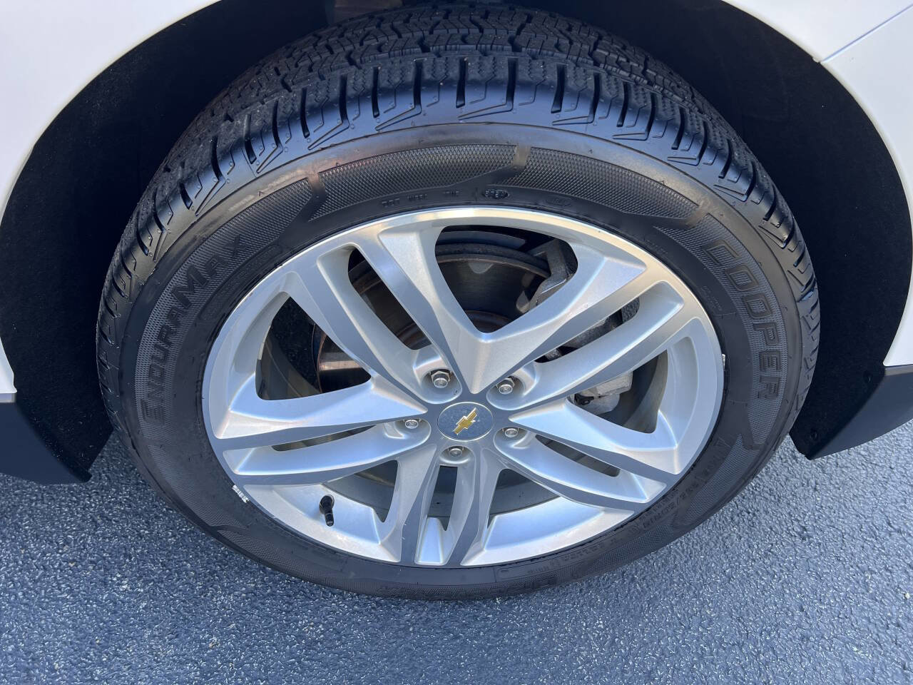 Used 2019 Chevrolet Equinox Premier image 32