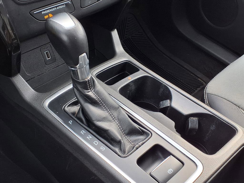 Used 2017 Ford Escape SE w/ Equipment Group 201A image 14