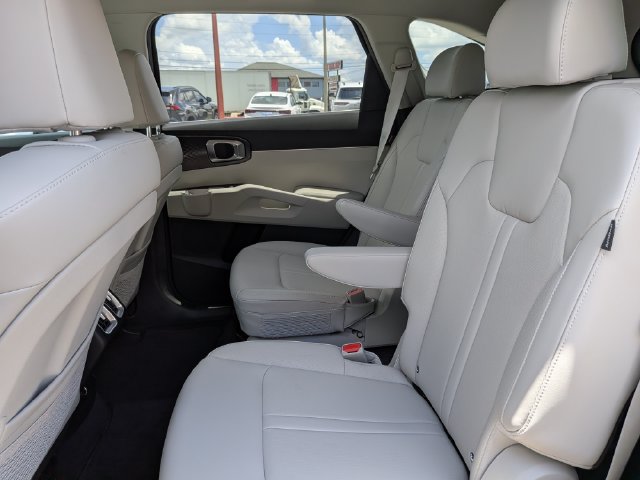 Used 2025 Kia Sorento EX FWD image 13
