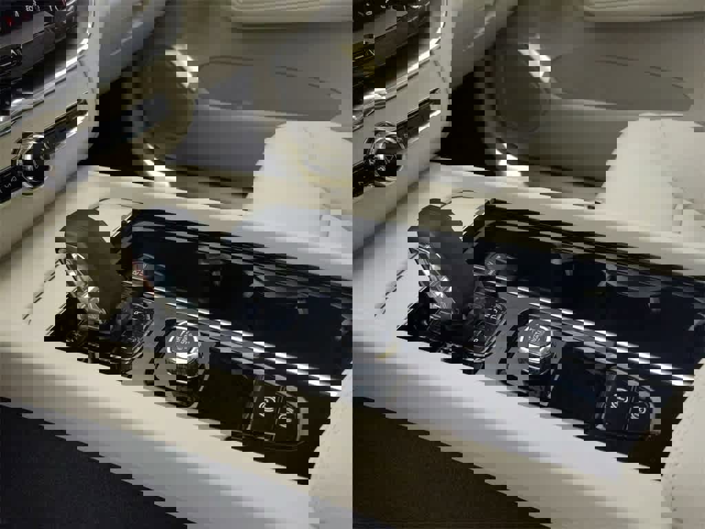 New 2025 Volvo XC60 T8 Core w/ Protection Package Premier image 23