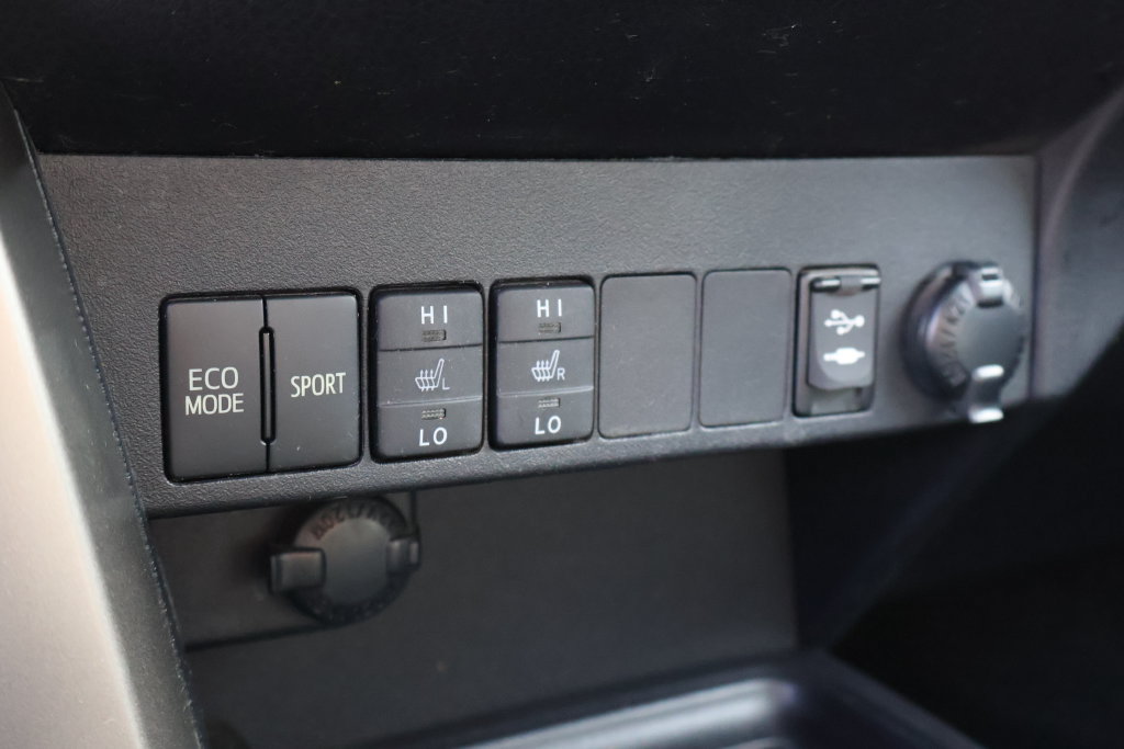 Used 2013 Toyota RAV4 Limited AWD/4WD image 33