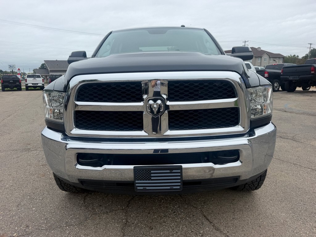 Used 2018 RAM 2500 Tradesman w/ Chrome Appearance Group AWD/4WD image 3