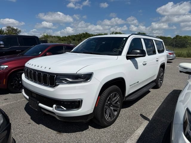 Used 2024 Jeep Wagoneer L Series II RWD image 6