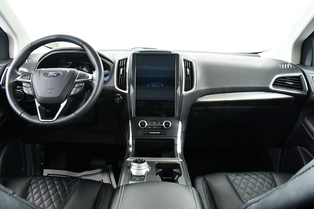 Used 2024 Ford Edge Titanium w/ Equipment Group 301A AWD/4WD image 7