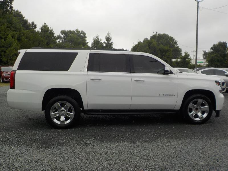 Used 2019 Chevrolet Suburban LT RWD image 6