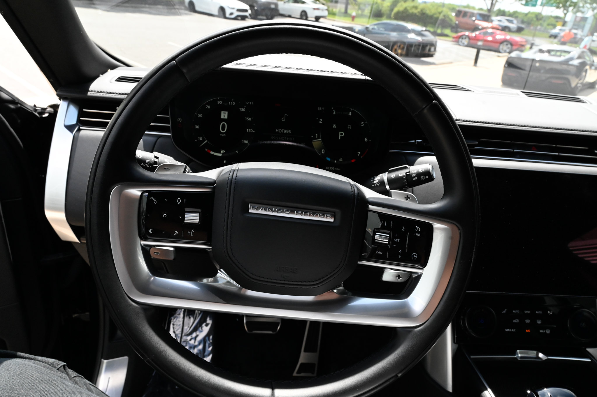 Used 2023 Land Rover Range Rover SV AWD/4WD image 22