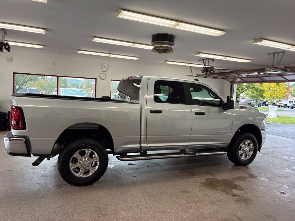 Certified 2026 RAM 2500 Big Horn AWD/4WD image 35