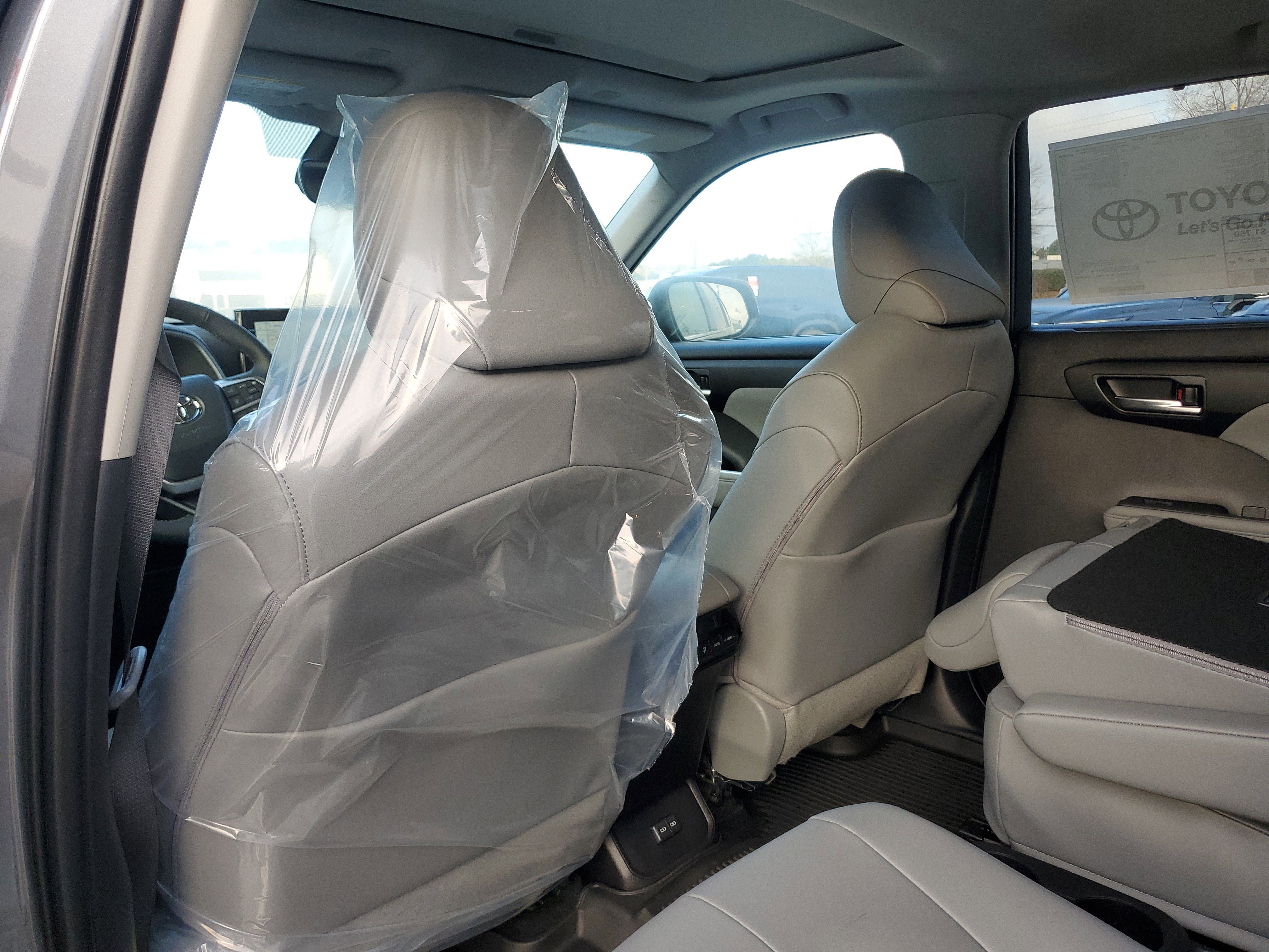 New 2026 Toyota Highlander XLE image 11