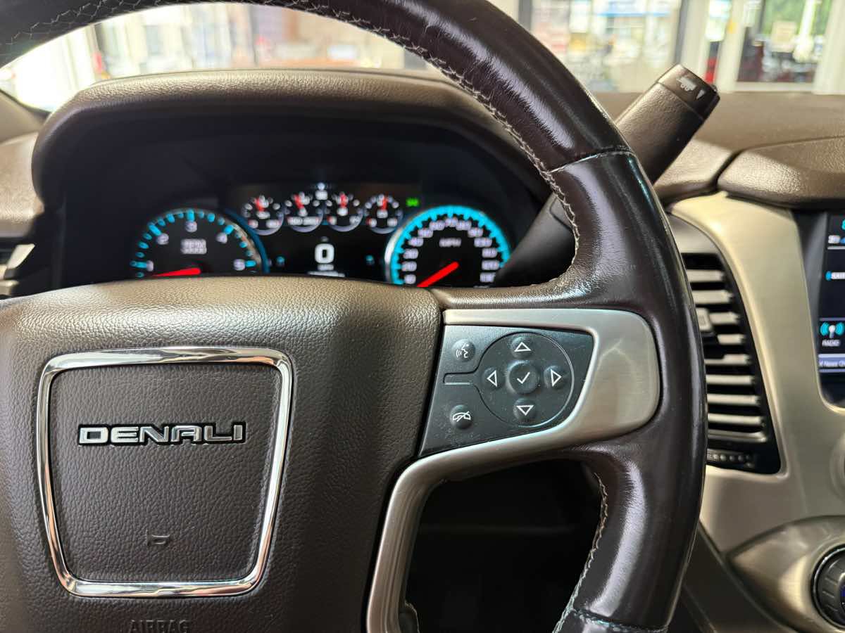 Used 2019 GMC Yukon Denali w/ Open Road Package AWD/4WD image 11