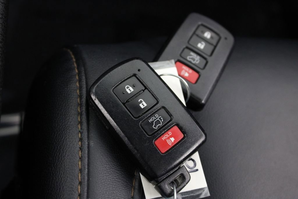 Used 2017 Toyota Highlander XLE image 31