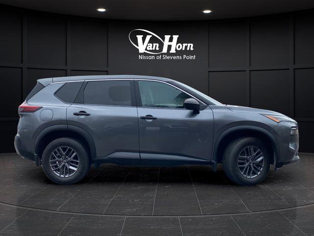 Used 2023 Nissan Rogue S image 2