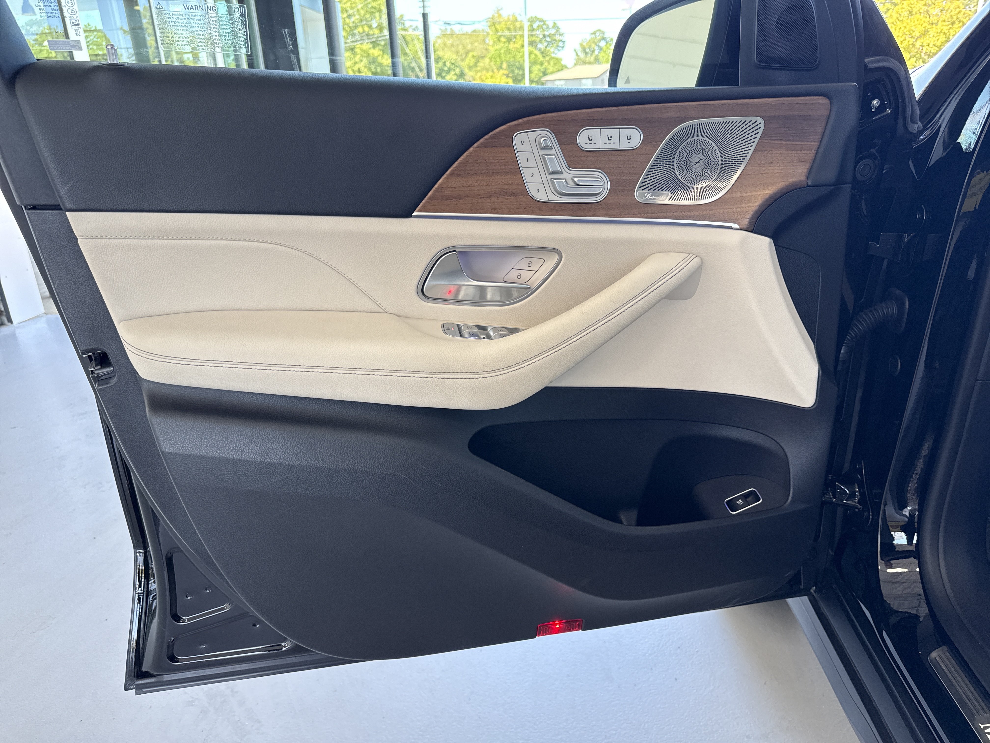 Used 2024 Mercedes-Benz GLS 450 4MATIC image 16